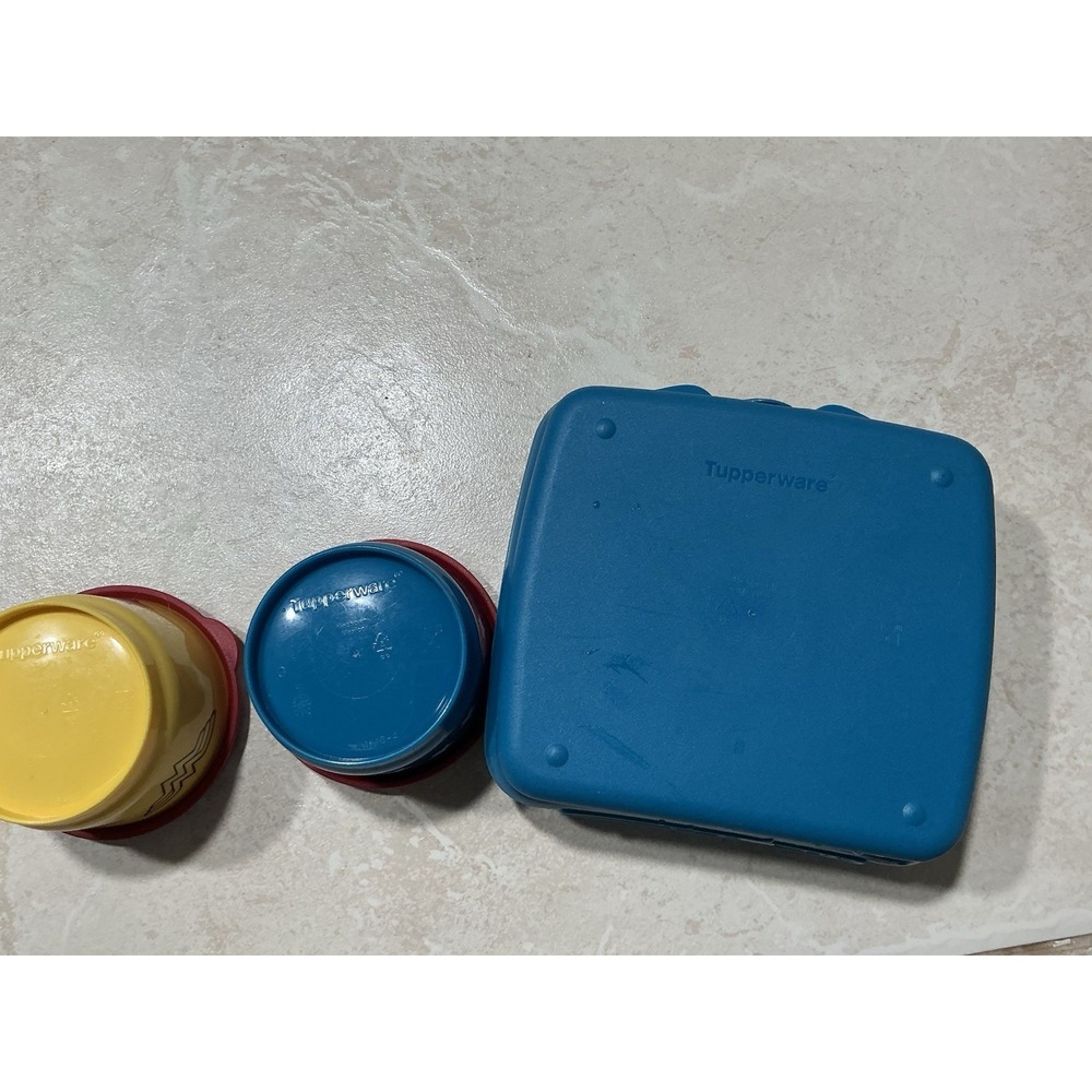 Wonder Woman Tupperware Set - Picture 2 of 14